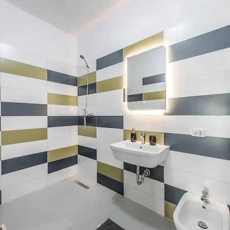 & Natural Light 2bdr Private Parking Apartment Tirana