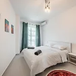 & Natural Light 2bdr Private Parking Тирана