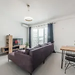 & Natural Light 2bdr Private Parking Апартаменты *