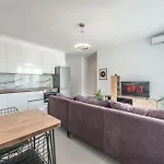 Апартаменты & Natural Light 2bdr Private Parking