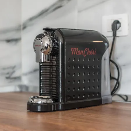 & Natural Light 2bdr Private Parking Апартаменты