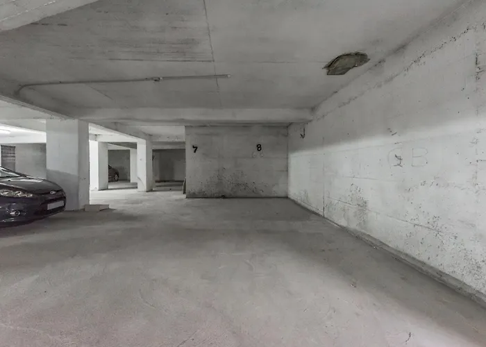 Апартаменты & Natural Light 2bdr Private Parking Тирана