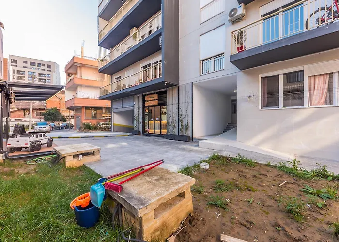 & Natural Light 2bdr Private Parking * Тирана