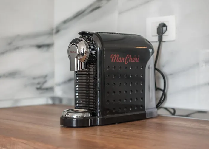 & Natural Light 2bdr Private Parking Апартаменты