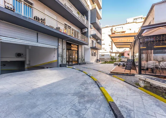 Апартаменты & Natural Light 2bdr Private Parking Тирана