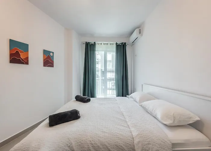 Апартаменты & Natural Light 2bdr Private Parking