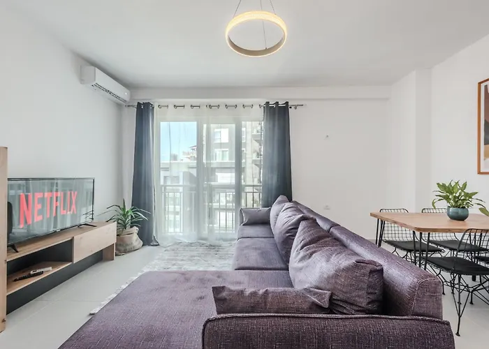 Апартаменты & Natural Light 2bdr Private Parking